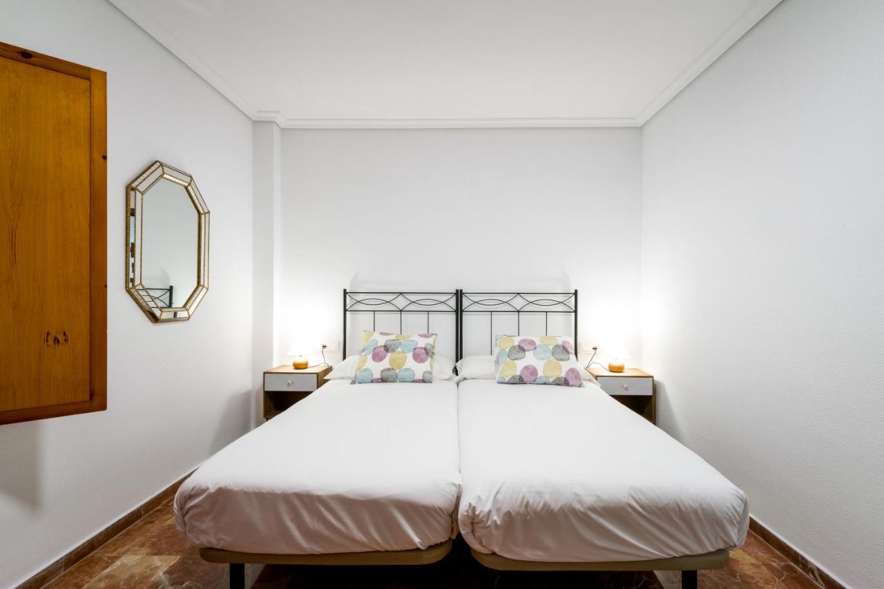 Apartamento Holi-Rent Estrella Sevilla Exterior foto