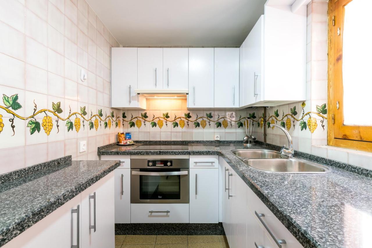 Apartamento Holi-Rent Estrella Sevilla Exterior foto