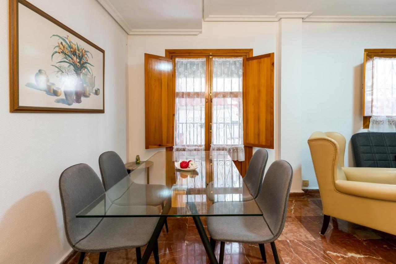 Apartamento Holi-Rent Estrella Sevilla Exterior foto