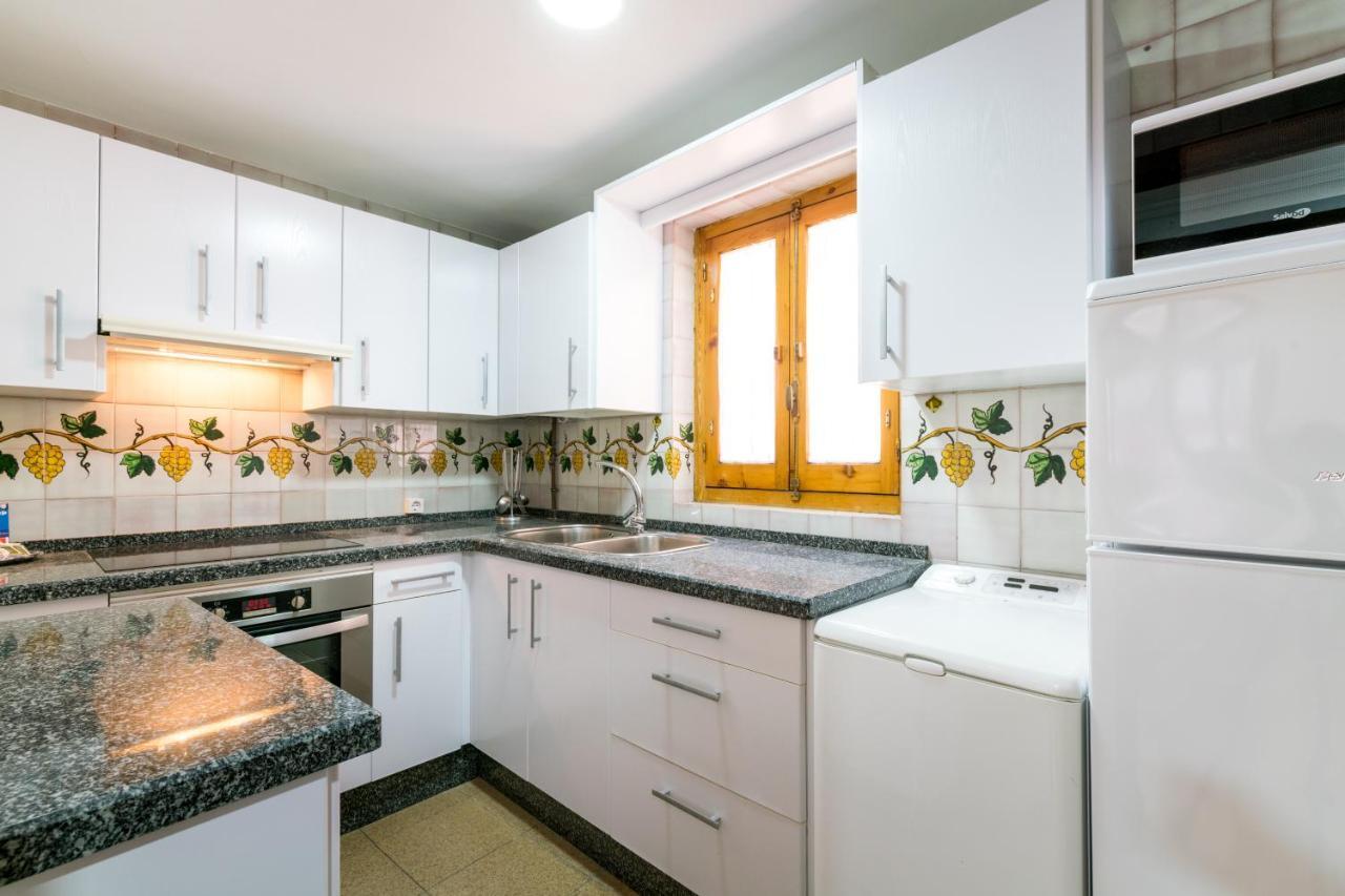 Apartamento Holi-Rent Estrella Sevilla Exterior foto