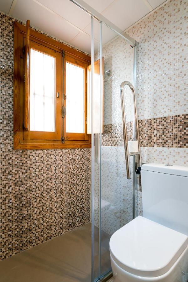Apartamento Holi-Rent Estrella Sevilla Exterior foto